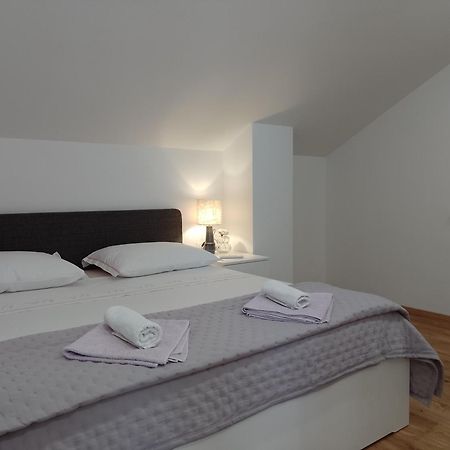 Apartments Mirna Korčula Eksteriør billede