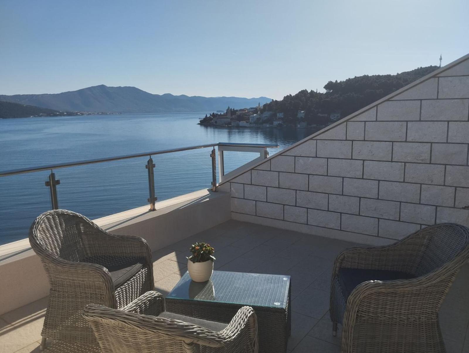 Apartments Mirna Korčula Eksteriør billede