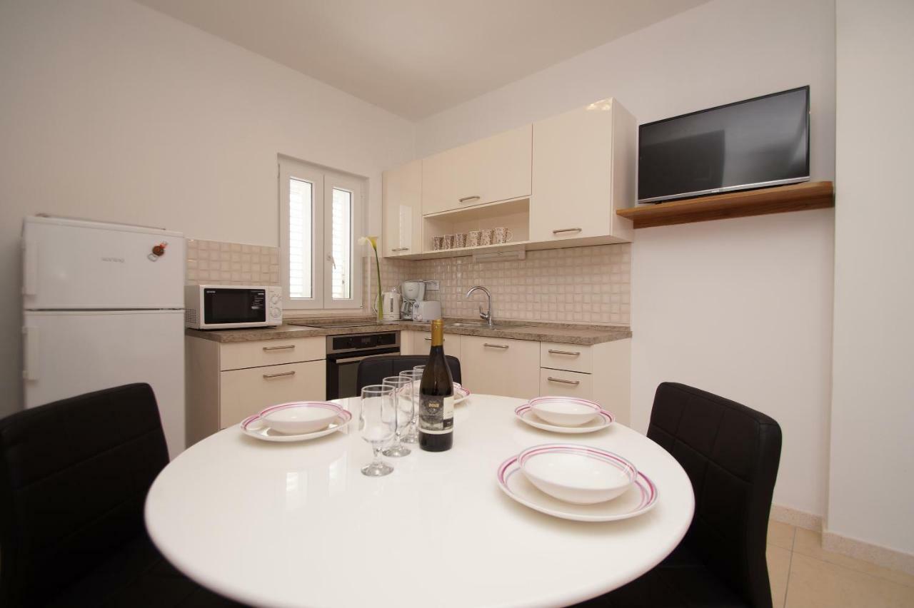 Apartments Mirna Korčula Eksteriør billede
