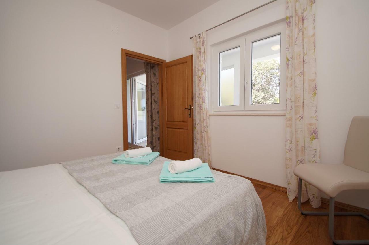 Apartments Mirna Korčula Eksteriør billede