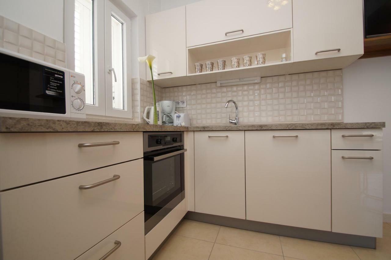 Apartments Mirna Korčula Eksteriør billede